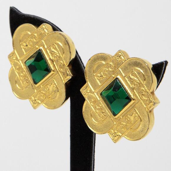 Vintage Rare Shape Signed Ben-Amun Gold Tone Green Rhinestone Clip On Earrings - Picture 6 of 11